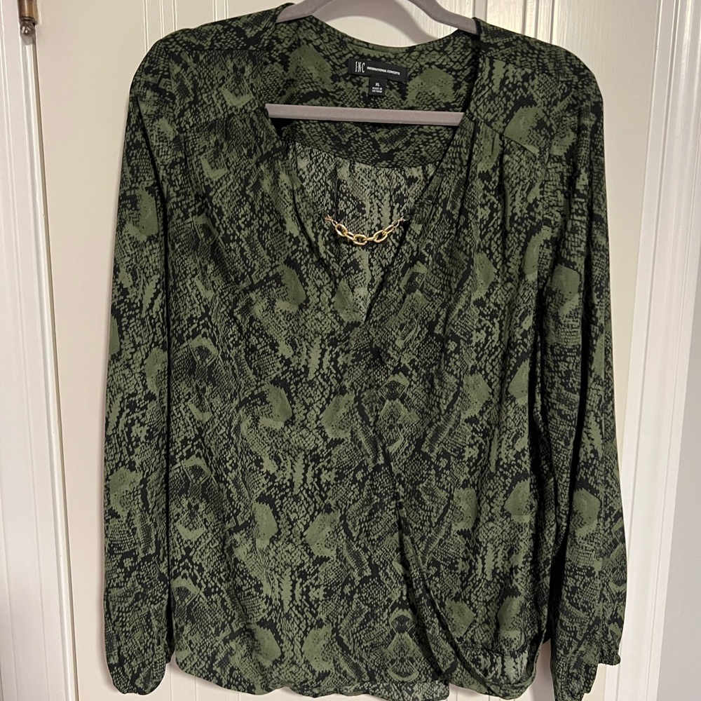 NWOT Beautiful INC Top